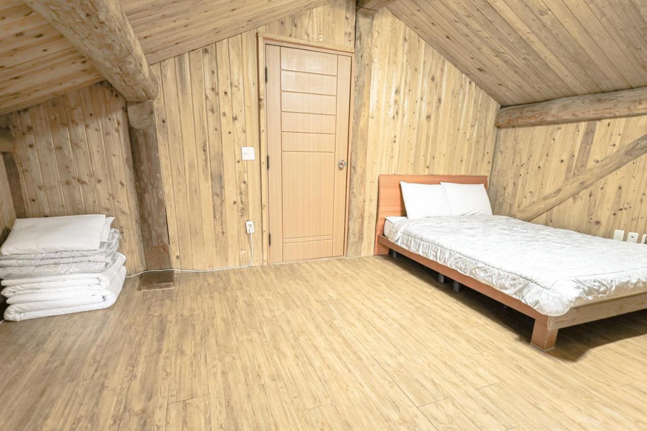 Jeju Log Village Pension 서귀포 외부 사진